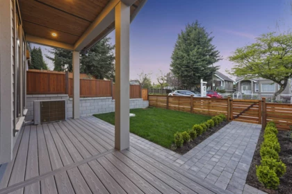 Front Yard Photo of 1 1322 E 13th Avenue, Vancouver, BC