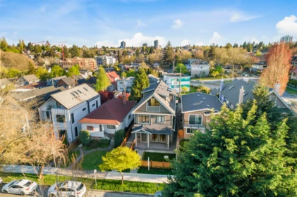 Garden / Landscaping Photo of 1 1322 E 13th Avenue, Vancouver, BC