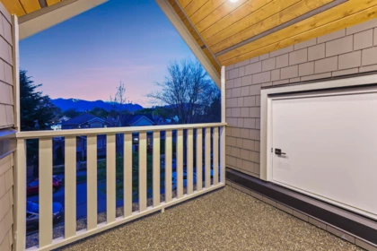 Hot Tub / Spa Photo of 1 1322 E 13th Avenue, Vancouver, BC