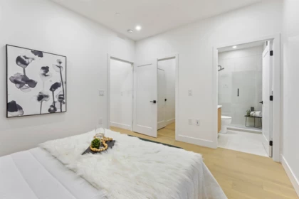 Powder Room Photo of 1 1322 E 13th Avenue, Vancouver, BC
