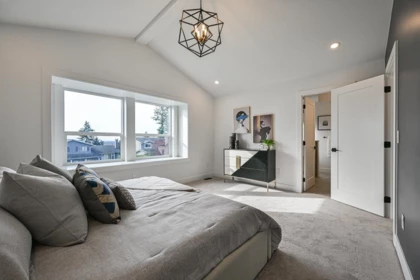 Entry Foyer Photo of 8050 Wiltshire Boulevard, Delta, BC
