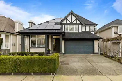 14737 75 Avenue, Surrey, BC, East Newton — 5 bed single family residence for sale