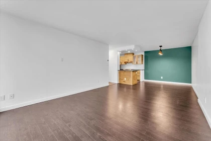 Walk-In Closet Photo of 1604 2060 Bellwood Avenue, Burnaby, BC