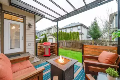 Front Yard Photo of 308 171 Street, Surrey, BC