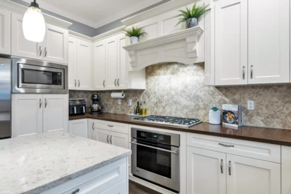 Kitchen Island Photo of 308 171 Street, Surrey, BC