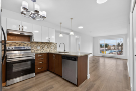 318 13555 Gateway Drive, Surrey, BC