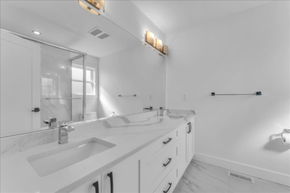 Mudroom Photo of 7430 Canada Way, Burnaby, BC