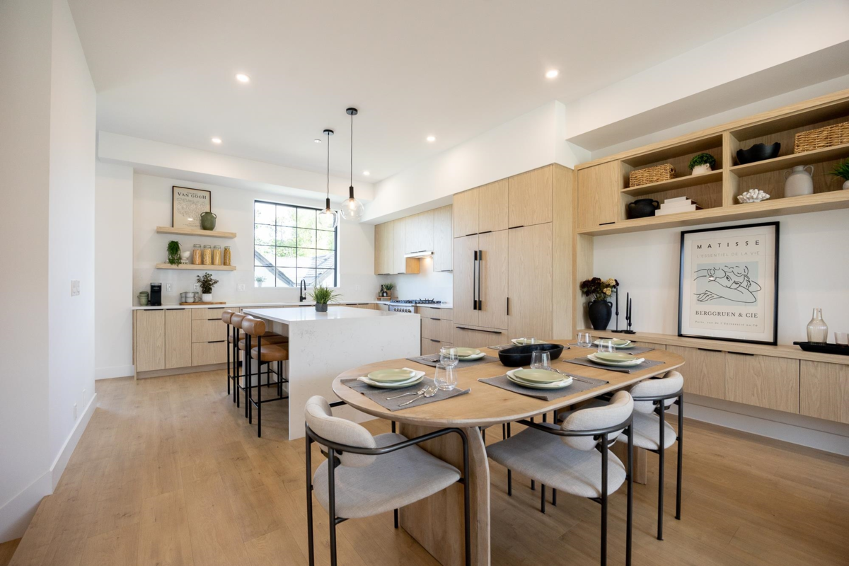 Kitchen Island Photo of 19767 75b Avenue, Langley, BC