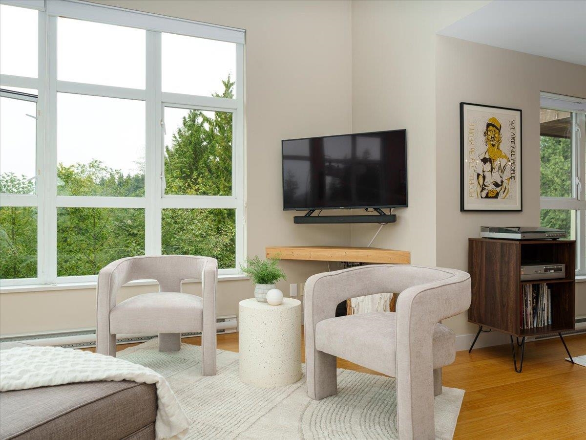 Dining Area Photo of 402 3732 Mt Seymour Parkway, North Vancouver, BC