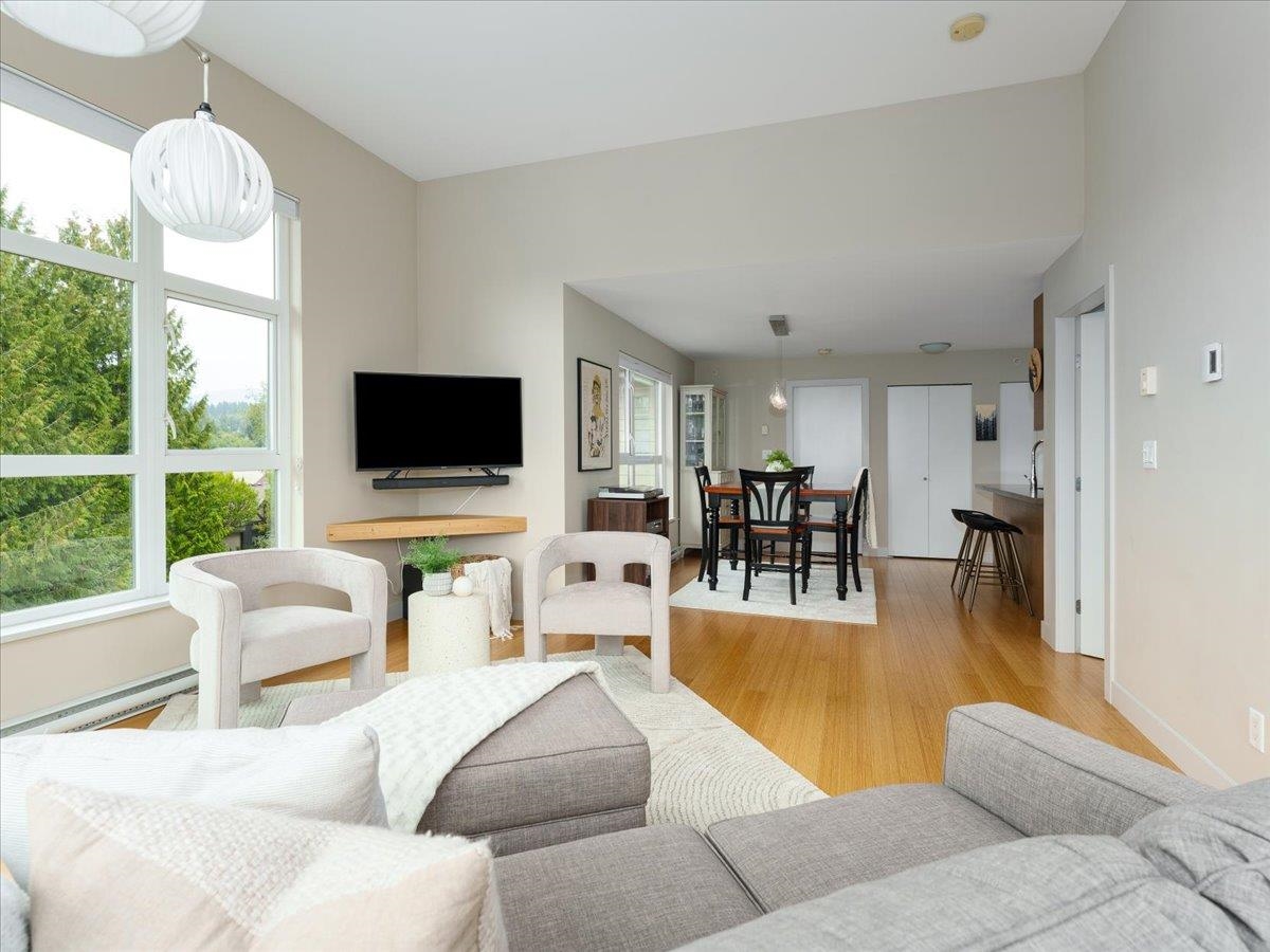Kitchen Island Photo of 402 3732 Mt Seymour Parkway, North Vancouver, BC