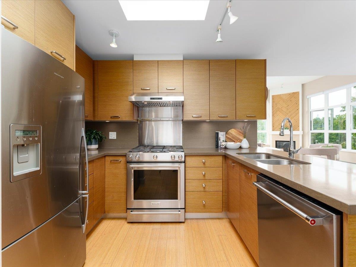 Walk-In Closet Photo of 402 3732 Mt Seymour Parkway, North Vancouver, BC