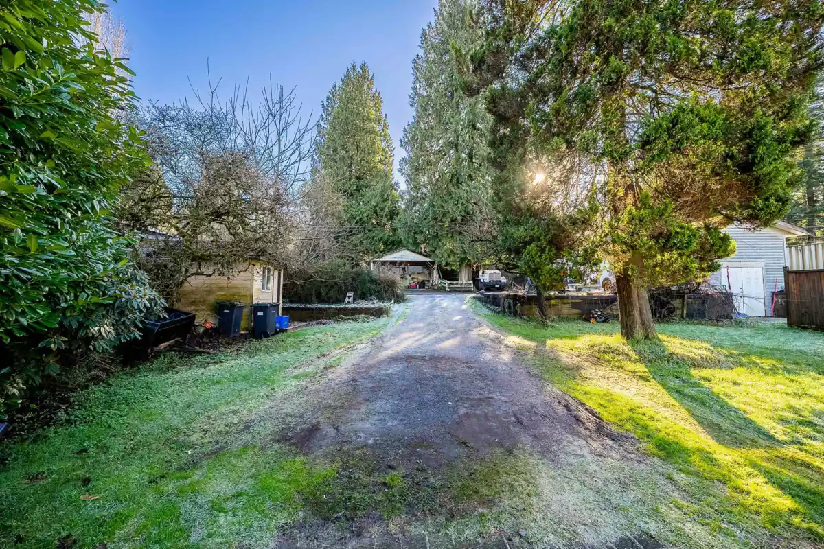 Walk-In Closet Photo of 2217 Clarke Street, Port Moody, BC