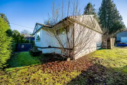 Breakfast Nook Photo of 2217 Clarke Street, Port Moody, BC