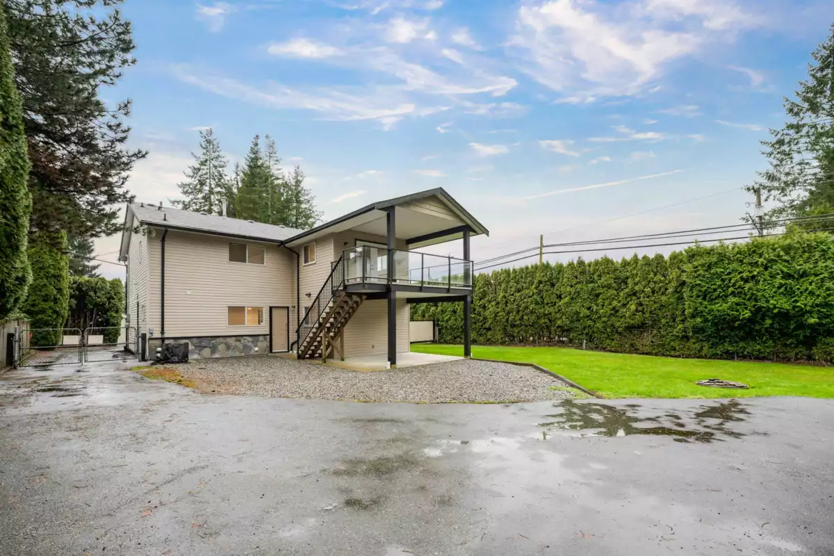 Front Yard Photo of 24813 122 Avenue, Maple Ridge, BC