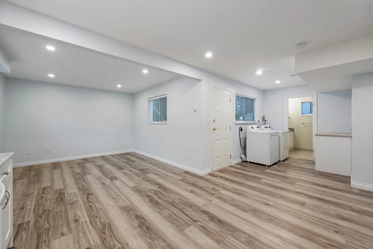 Hallway Photo of 24813 122 Avenue, Maple Ridge, BC