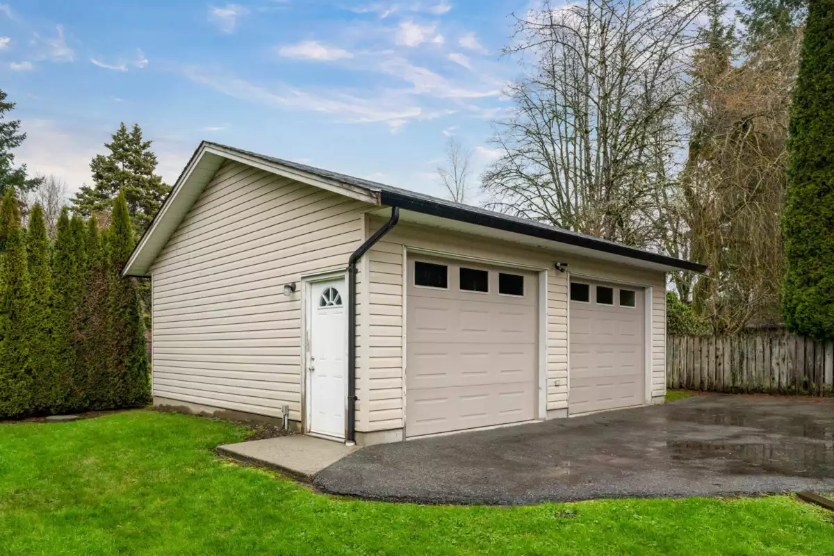 Hot Tub / Spa Photo of 24813 122 Avenue, Maple Ridge, BC