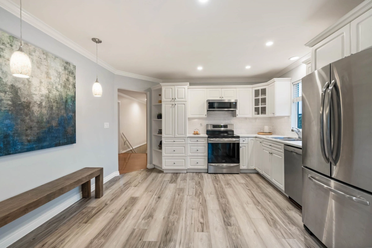 Kitchen Island Photo of 24813 122 Avenue, Maple Ridge, BC