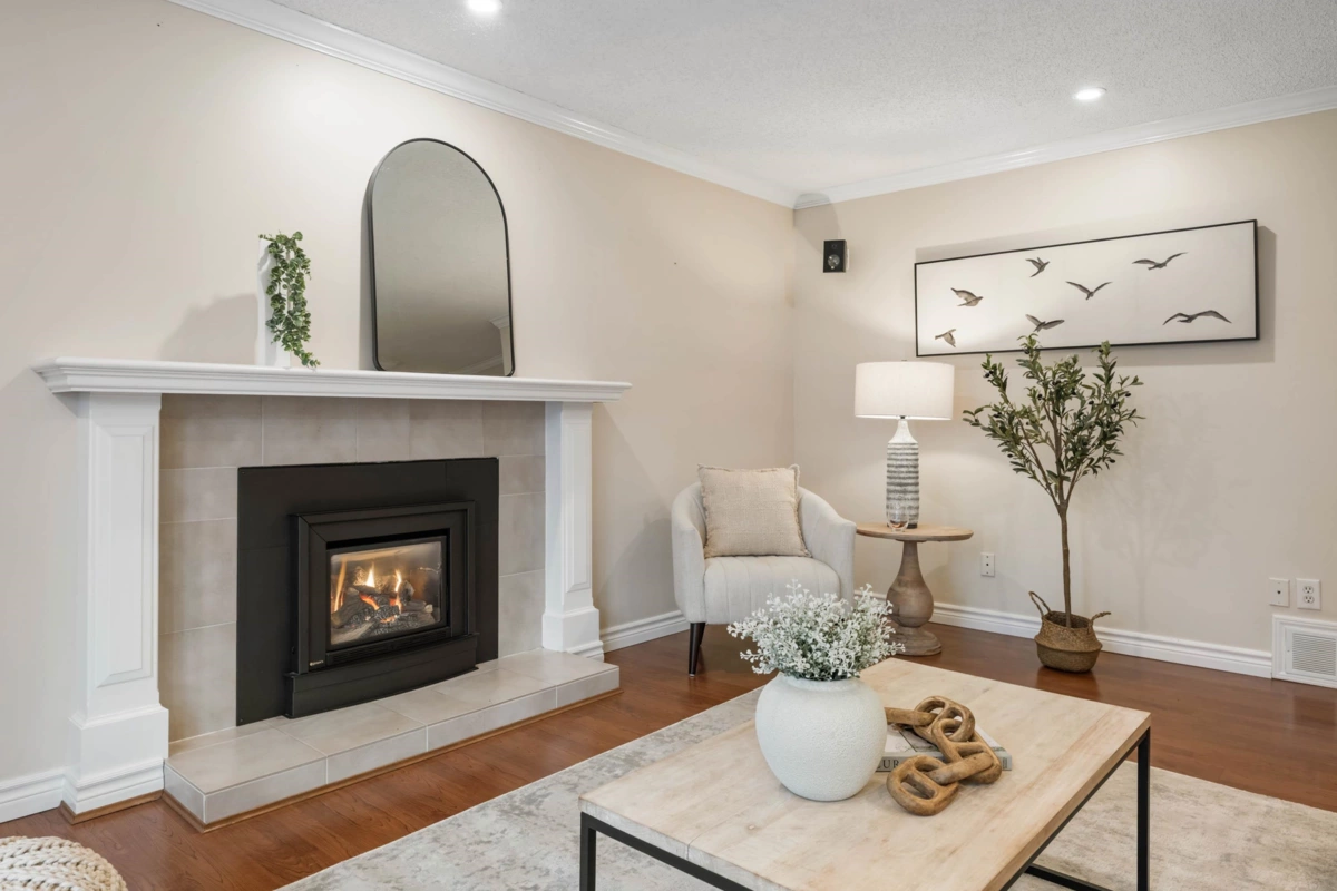Living Room Photo of 24813 122 Avenue, Maple Ridge, BC