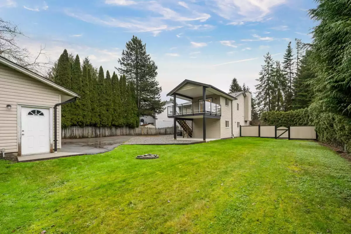 Outdoor Deck Photo of 24813 122 Avenue, Maple Ridge, BC