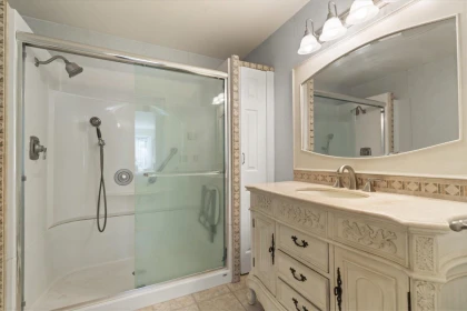 Laundry Room Photo of 4 1450 Mccallum Road, Abbotsford, BC