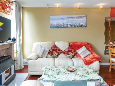 Kitchen Photo of 303 14881 103a Avenue, Surrey, BC