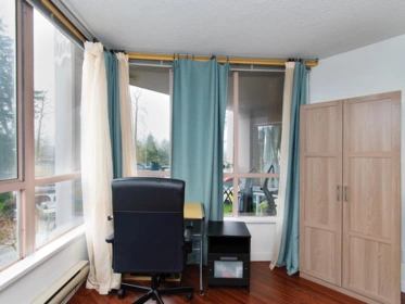 Walk-In Closet Photo of 303 14881 103a Avenue, Surrey, BC