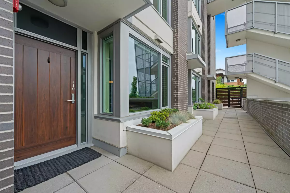 Garden / Landscaping Photo of TH210 210 Salter Street, New Westminster, BC