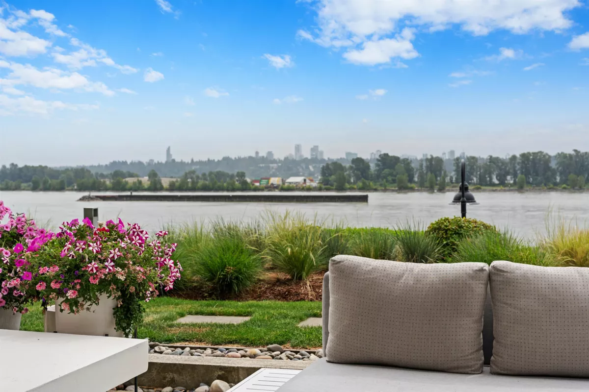 Loft / Bonus Room Photo of TH210 210 Salter Street, New Westminster, BC