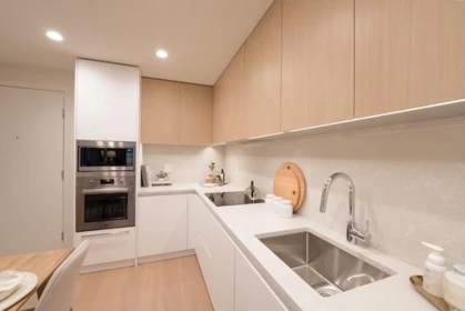 204 585 Kemsley Avenue, Coquitlam, BC, Coquitlam — Apartment/Condo for sale