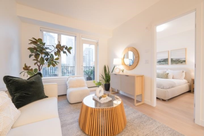 204 585 Kemsley Avenue, Coquitlam, BC, Coquitlam West — 1 bed apartment/condo for sale