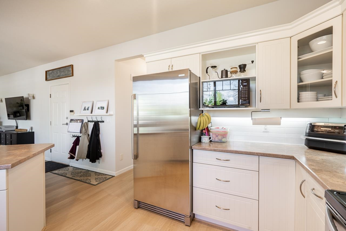 Bedroom 3 Photo of 11 6177 169 Street, Surrey, BC