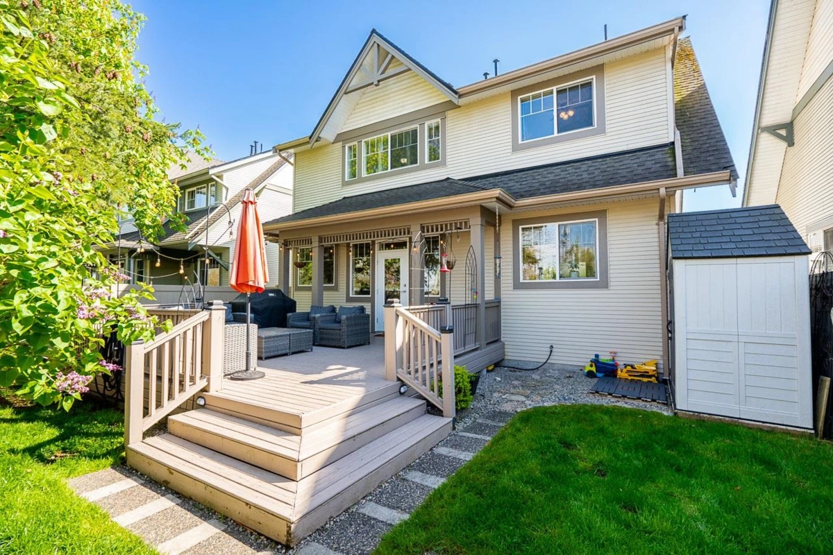 Hot Tub / Spa Photo of 11 6177 169 Street, Surrey, BC