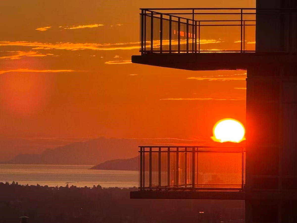 Hot Tub / Spa Photo of 3206 6383 Mckay Avenue, Burnaby, BC