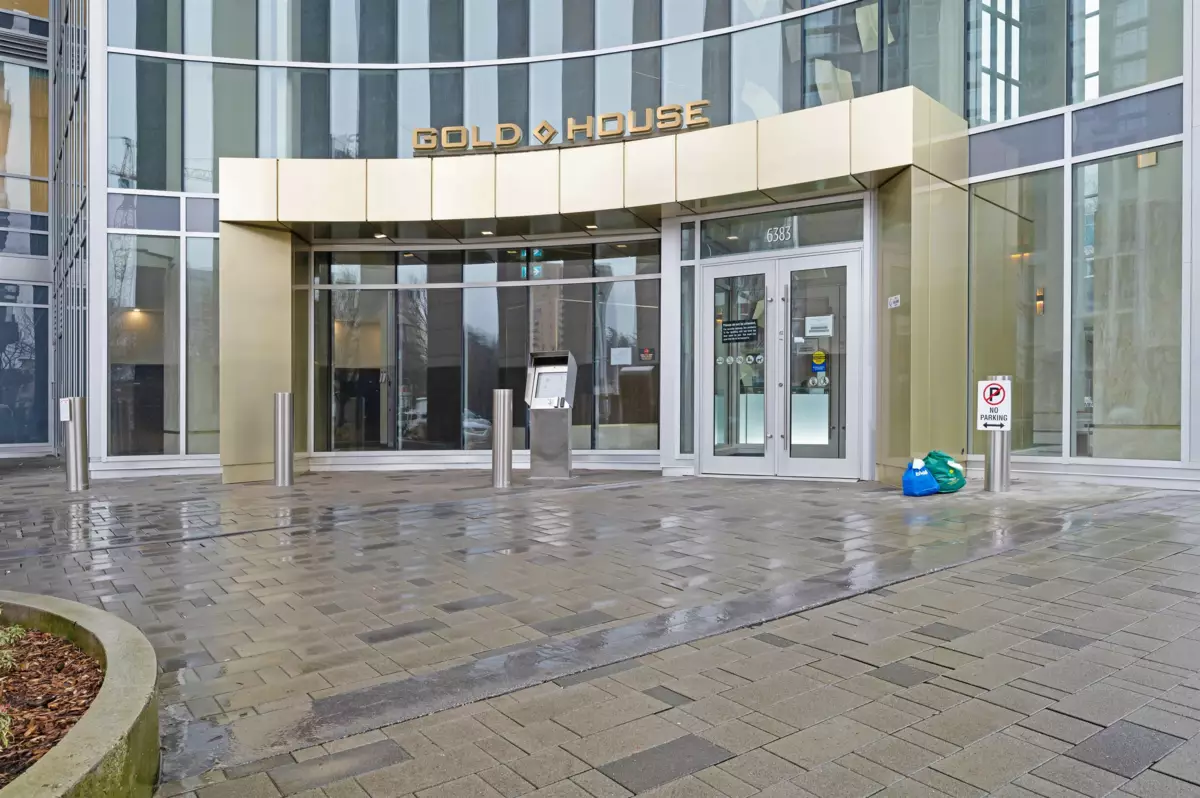 Outdoor Patio Photo of 3206 6383 Mckay Avenue, Burnaby, BC