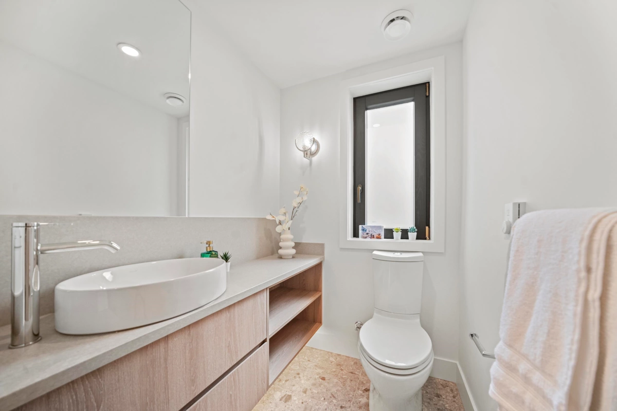 Dining Area Photo of 6352 Oak Street, Vancouver, BC