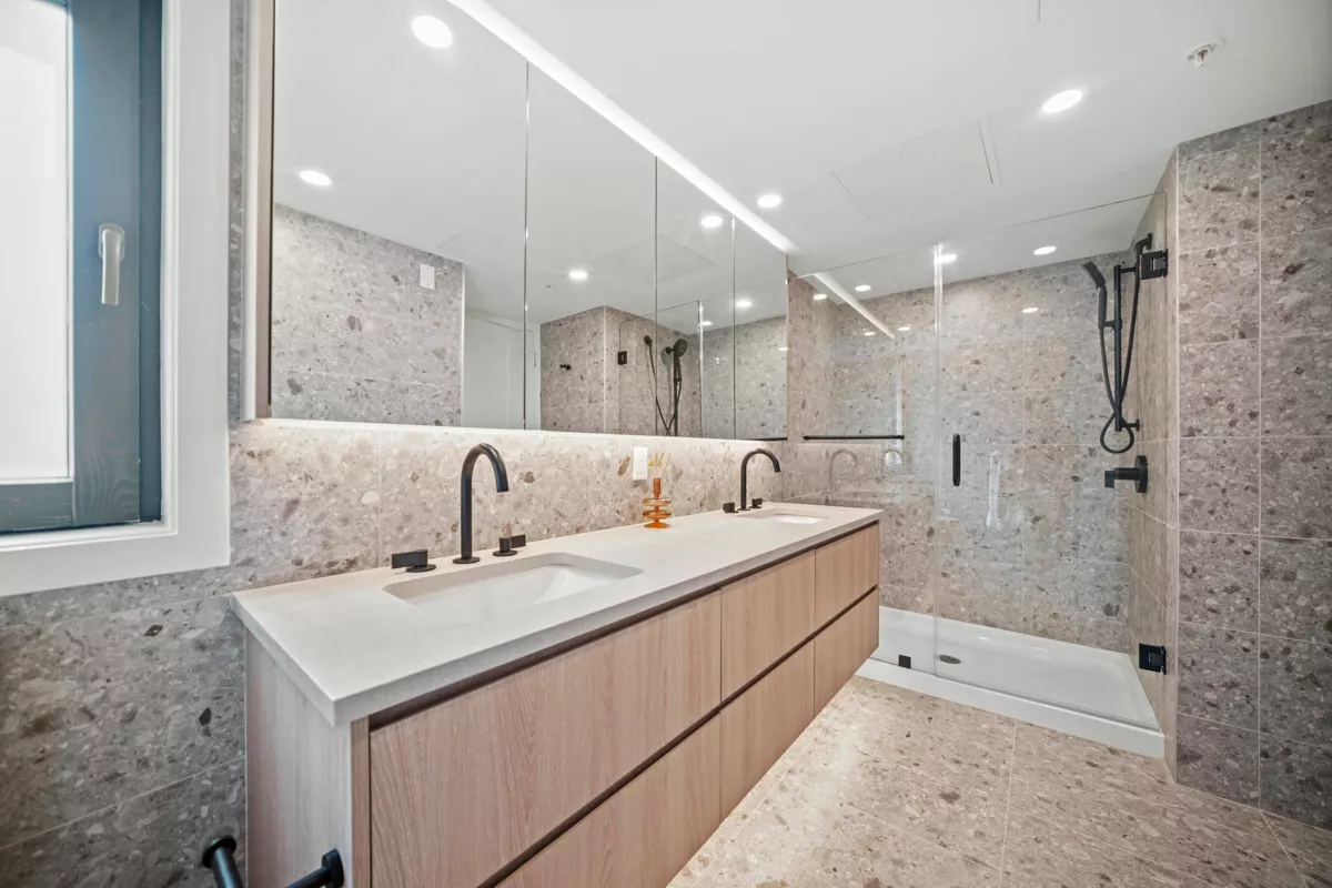 Kitchen Island Photo of 6352 Oak Street, Vancouver, BC