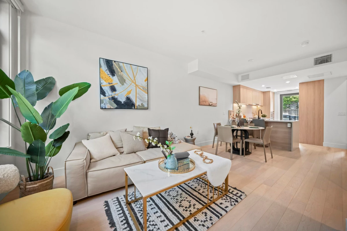 Living Room Photo of 6352 Oak Street, Vancouver, BC