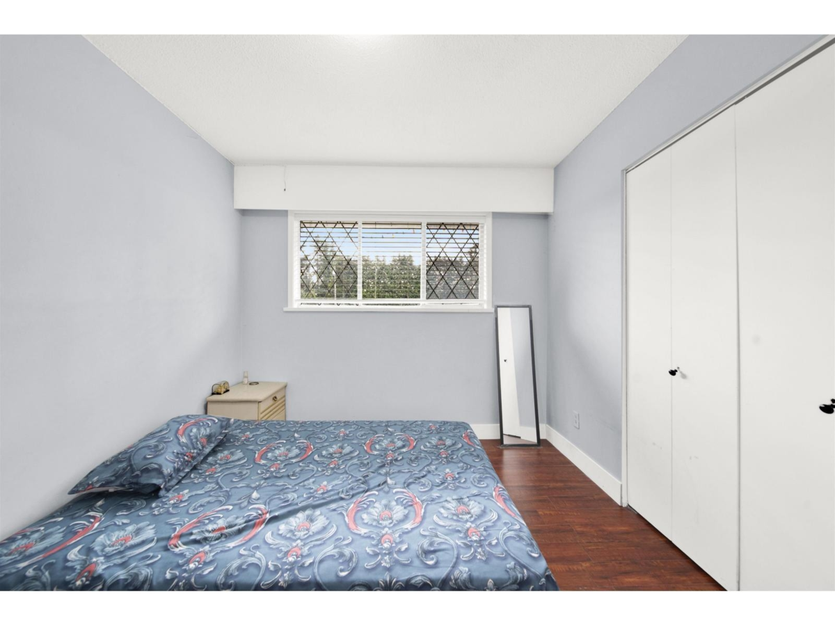 Breakfast Nook Photo of 12627 58 Avenue, Surrey, BC