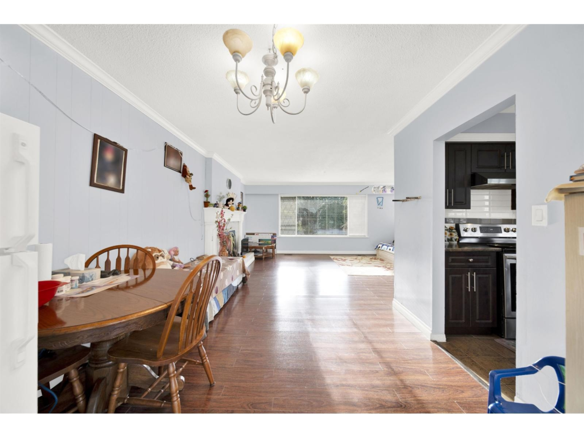 Dining Area Photo of 12627 58 Avenue, Surrey, BC