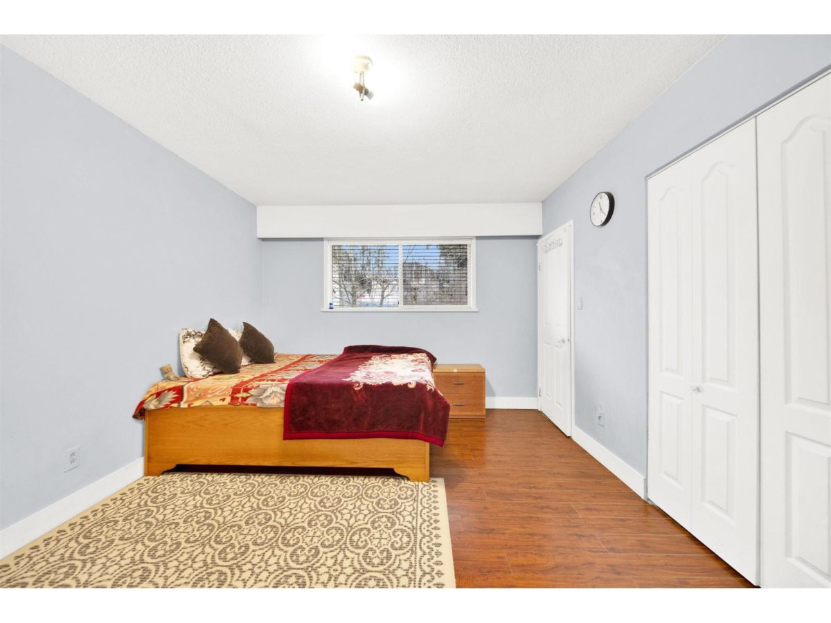 Entry Foyer Photo of 12627 58 Avenue, Surrey, BC