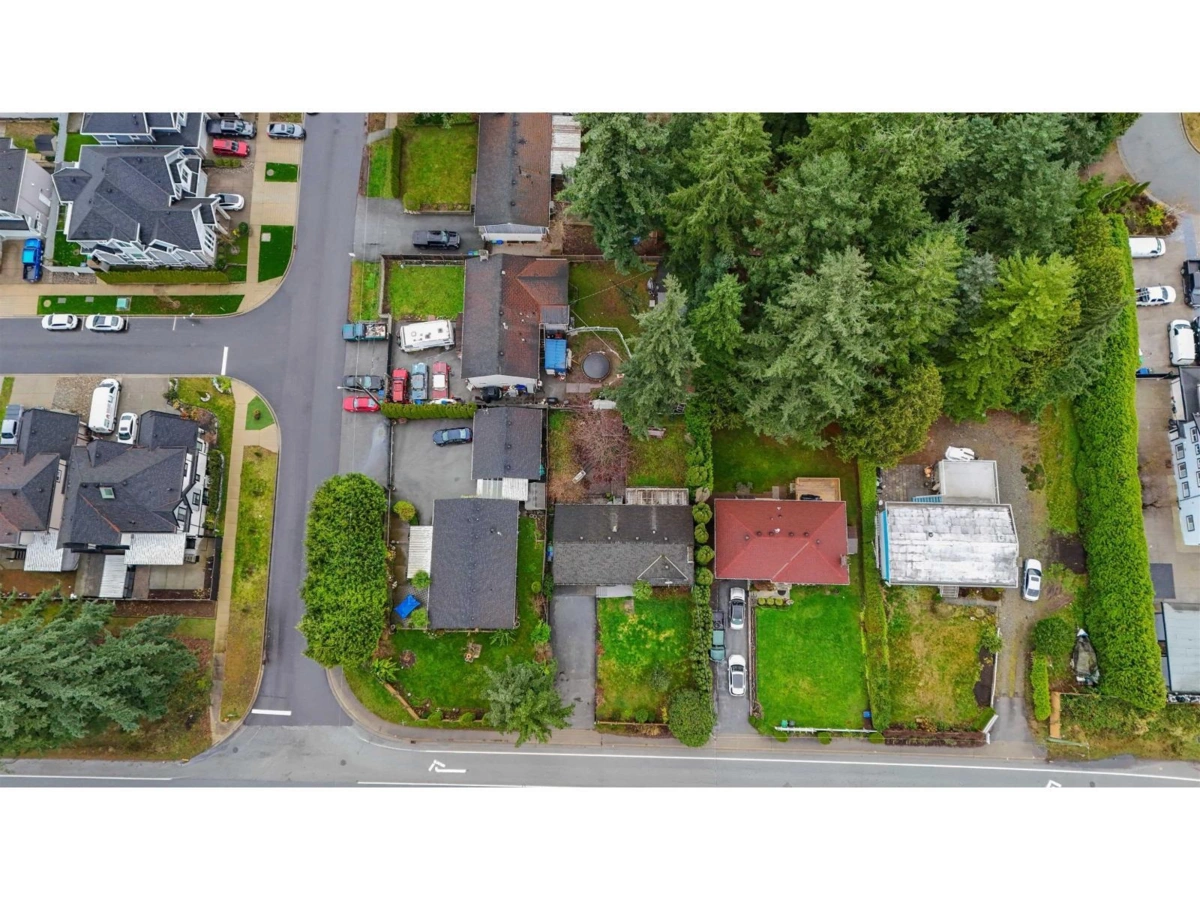 Family Room Photo of 12627 58 Avenue, Surrey, BC