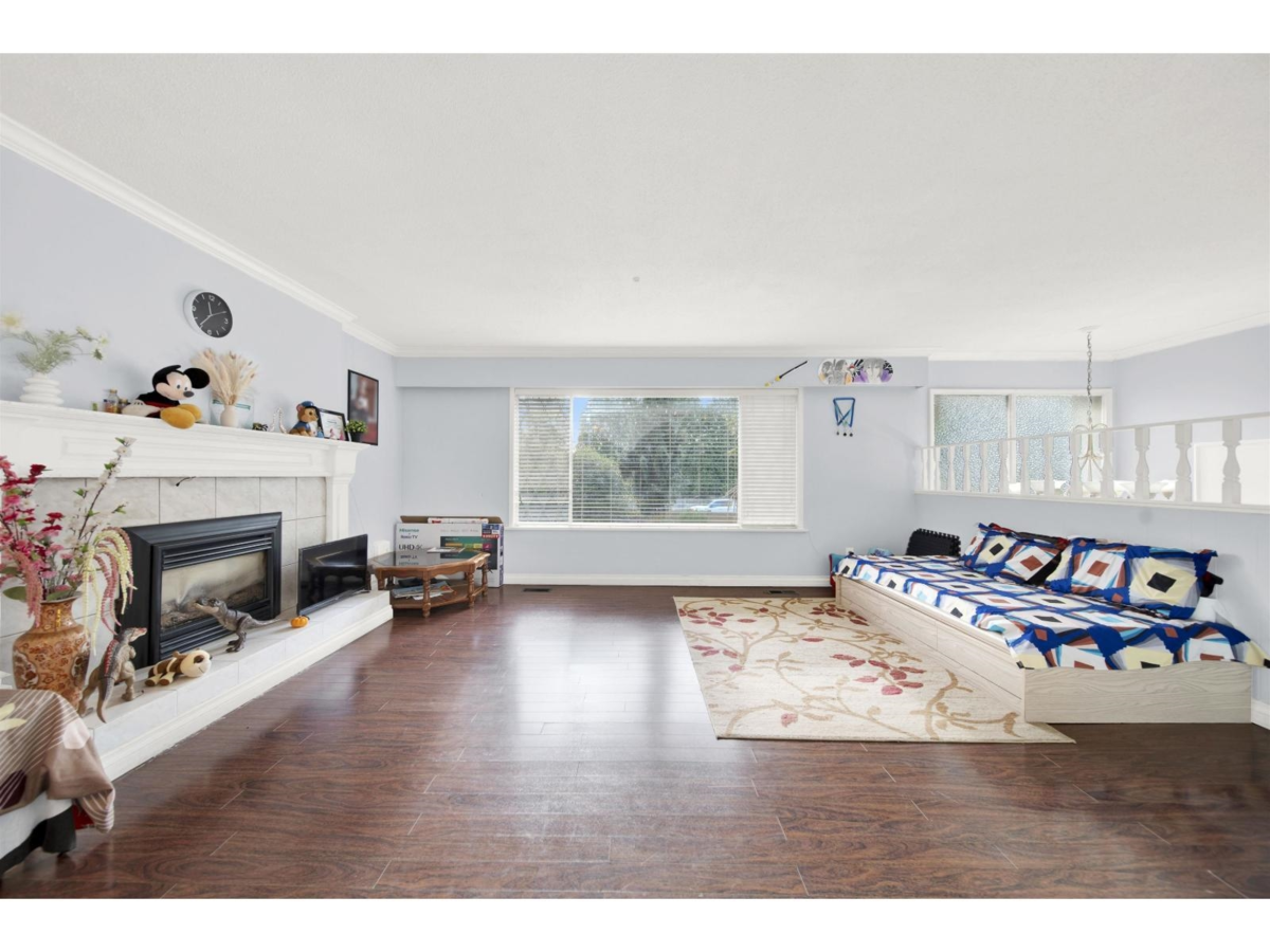 Guest Bathroom Photo of 12627 58 Avenue, Surrey, BC