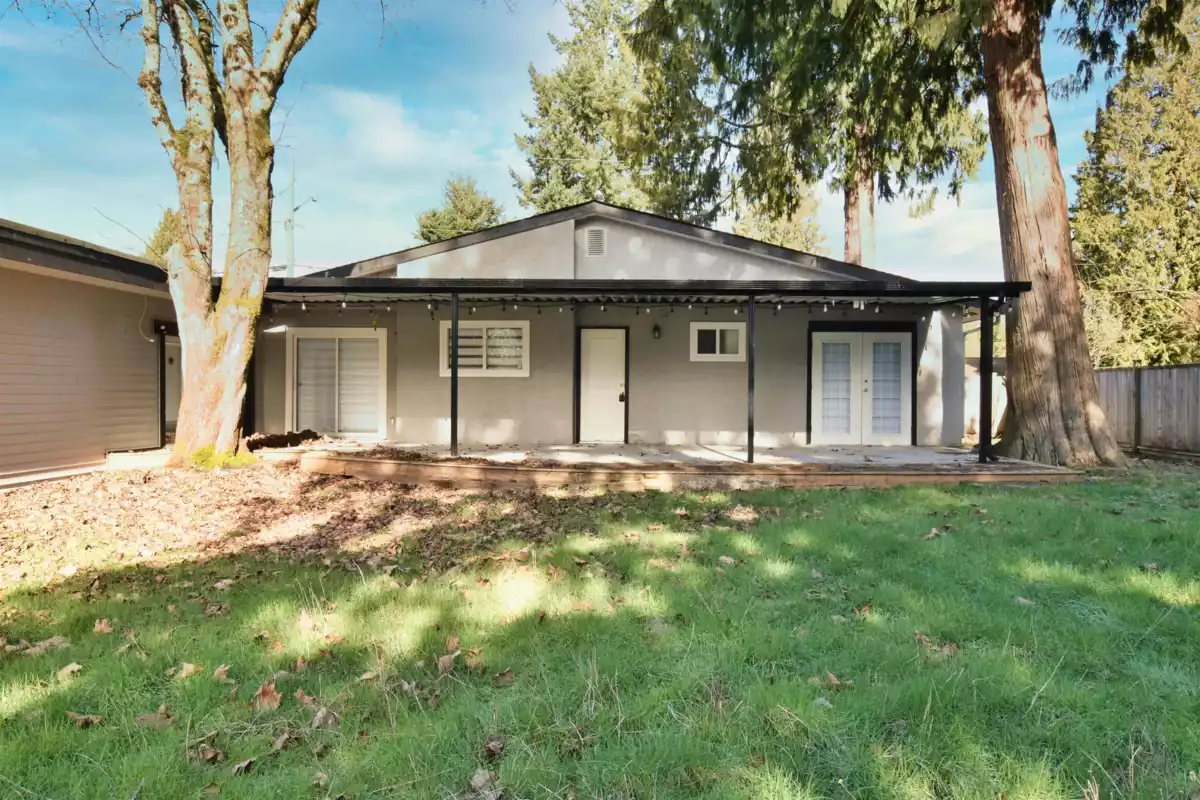 Garden / Landscaping Photo of 20572 43 Avenue, Langley, BC