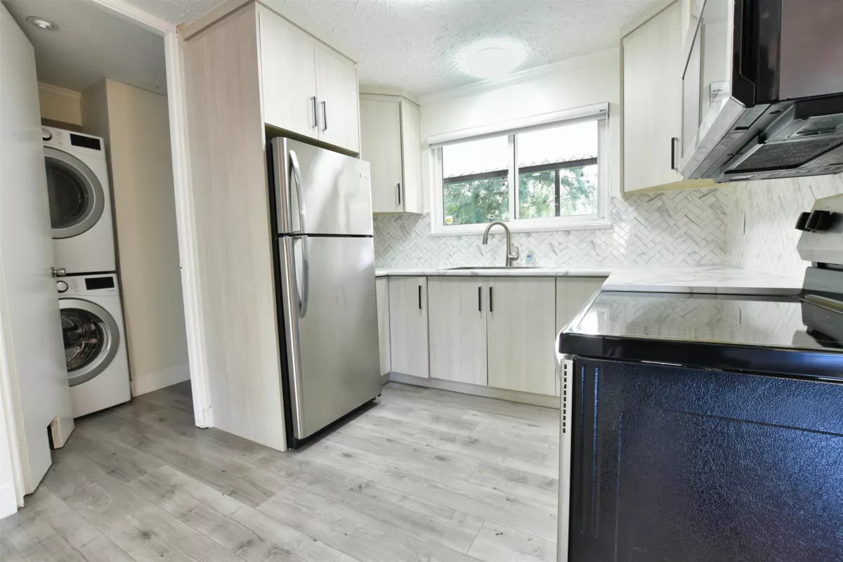 Living Room Photo of 20572 43 Avenue, Langley, BC