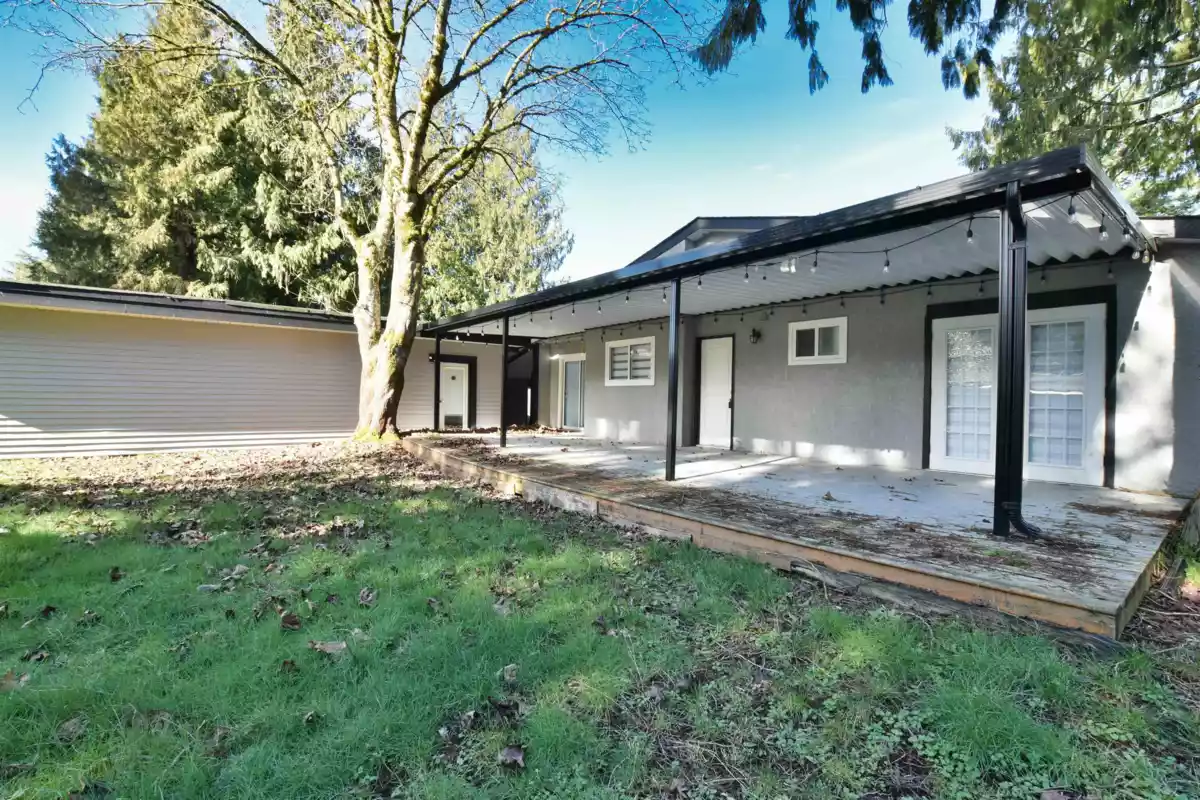 Outdoor Kitchen Photo of 20572 43 Avenue, Langley, BC