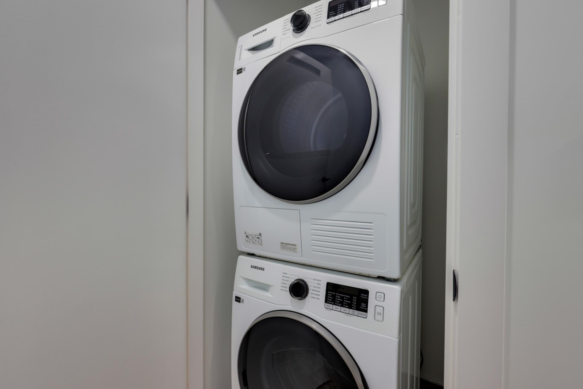 Bedroom 2 Photo of 564 422 E 3rd Street, North Vancouver, BC