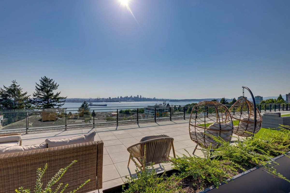 Laundry Room Photo of 564 422 E 3rd Street, North Vancouver, BC
