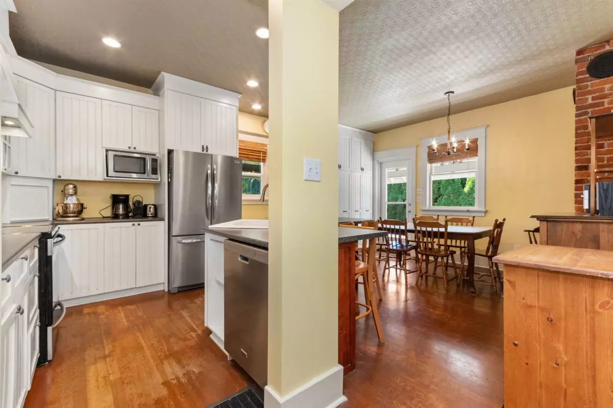 Basement Recreation Room Photo of 46028 First Avenue, Chilliwack, BC