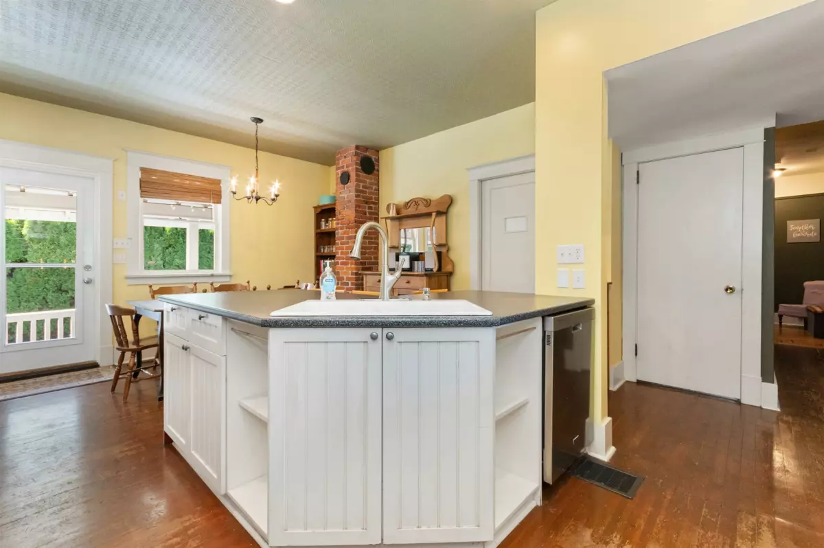 Office / Den Photo of 46028 First Avenue, Chilliwack, BC