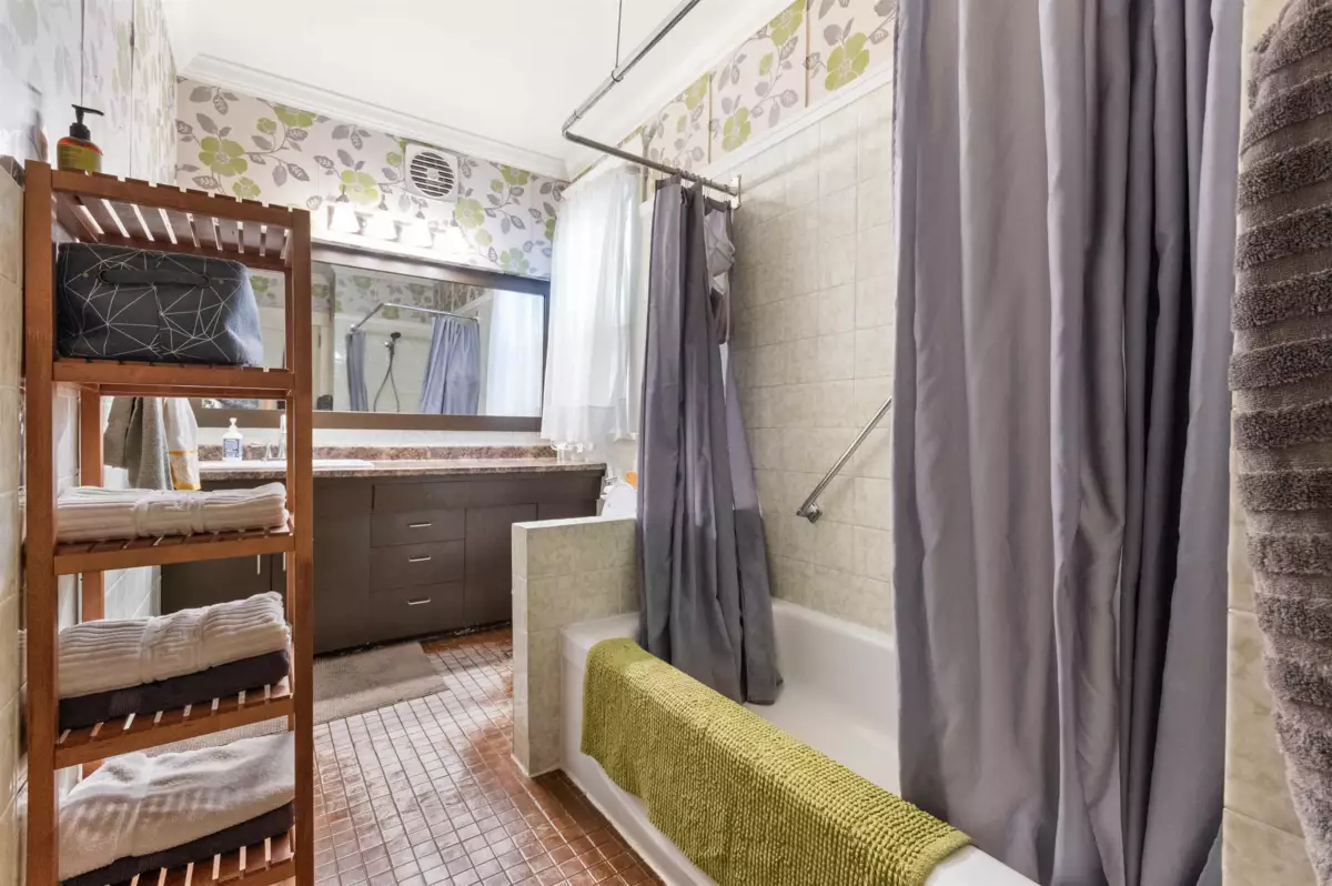 Primary Bedroom Photo of 46028 First Avenue, Chilliwack, BC